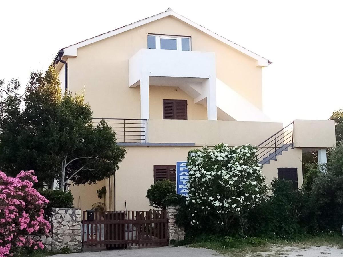 Apartments Bozito Nin Buitenkant foto